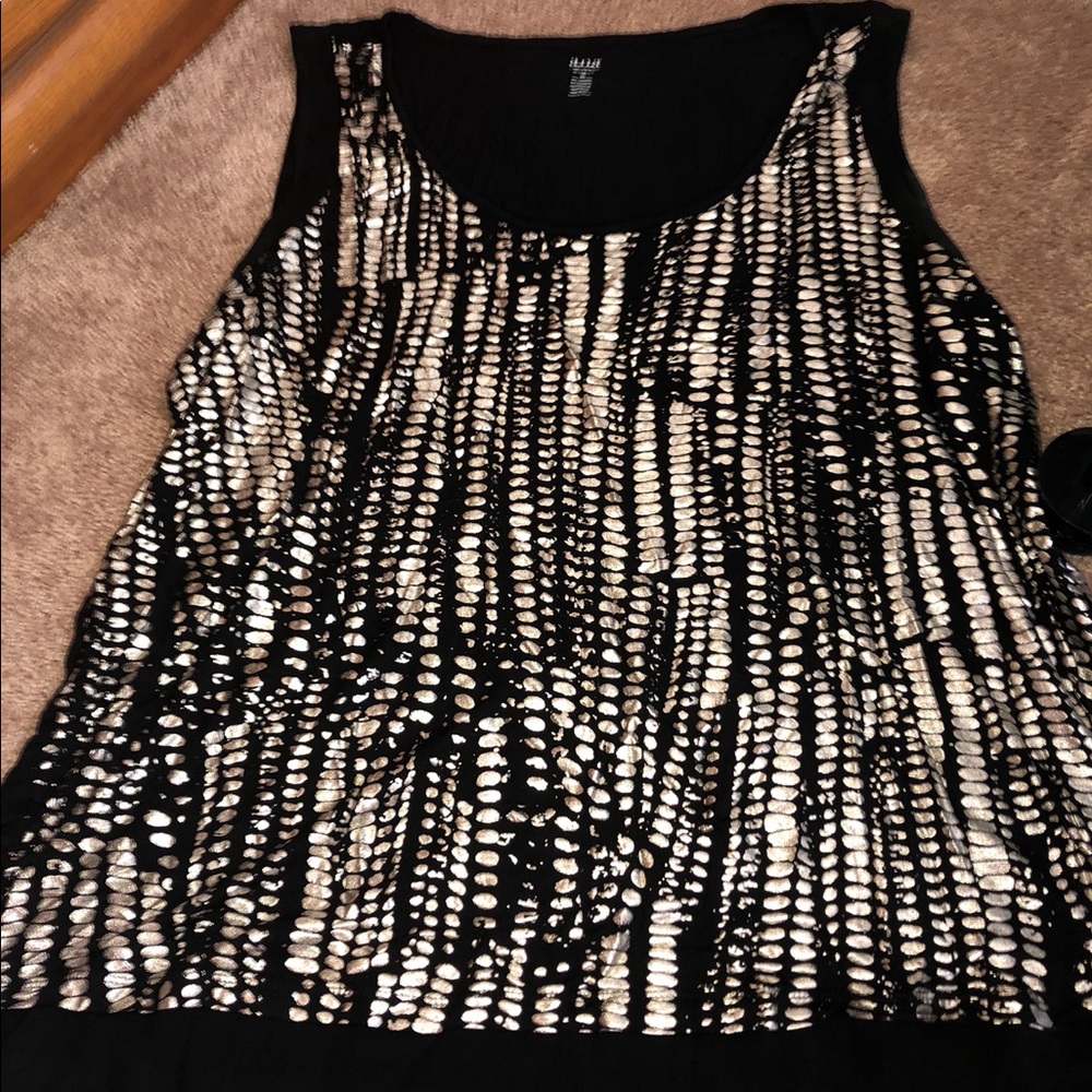 Black and silver tank